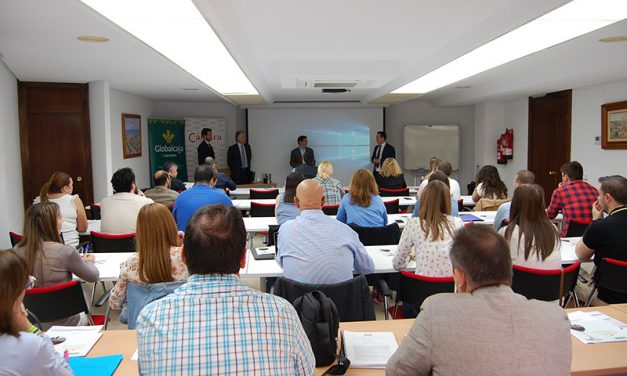 Globalcaja y la Cámara reúnen a una treintena de empresas en una jornada formativa sobre impuestos especiales del alcohol