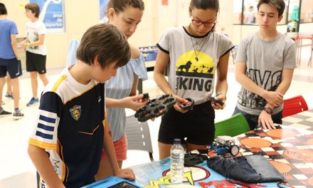 Adolescentes de Manzanares aprenden sobre robótica de manera divertida gracias al taller Jóvenes científicos