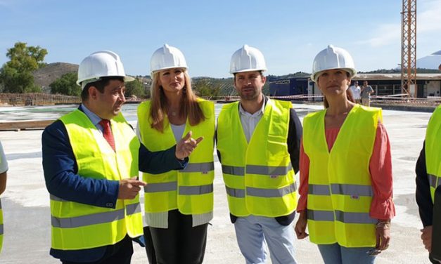 El alcalde destaca que la construcción del Palacio de Deportes Olivo Arena «refuerza la capitalidad» de Jaén y la convierte en una ciudad «más competitiva»