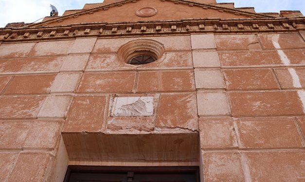 El deteriorado yeso de la ermita de San Blas se sustituirá por mortero