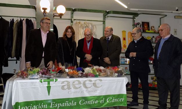 El II Mercadillo Solidario de la AECC abre sus puertas en la calle Postas, 6 hasta el viernes 29 de noviembre ¡¡¡¡colaboren!!!!