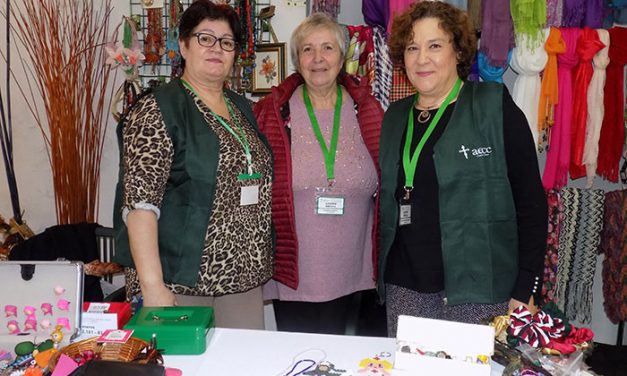 El II Mercadillo Solidario de la AECC abre sus puertas en la calle Postas, 6 hasta el viernes 29 de noviembre ¡¡¡¡colaboren!!!!