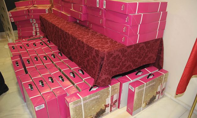 El Ayuntamiento entrega cestas de Navidad a las familias desfavorecidas de Boadilla