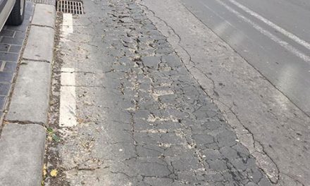 El Ayuntamiento de Jaén repara zonas deterioradas de pavimento en las avenidas de Madrid y Granada y la calle de acceso al Polígono Industrial Llanos del Valle