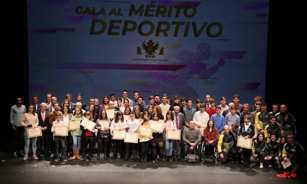 La alcaldesa a los deportistas toledanos: “Cuando alcanzáis el triunfo, Toledo también sube al pódium”