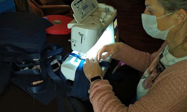 ‘La Princesita Costurera’ y Estampaciones Mena aportan su tiempo y material para atender a varias residencias frente al COVID-19