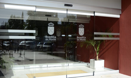 Instaladas puertas automáticas de acceso al Auditorio Municipal de Boadilla