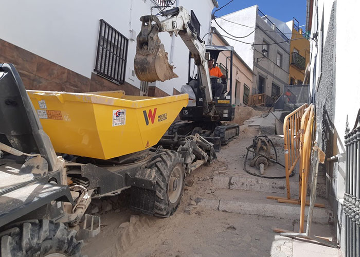 El Ayuntamiento de Jaén tendrá listas a finales de agosto las obras de adecuación integral de la calle Cruz de La Magdalena