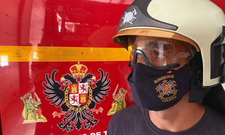 Bomberos interviene en la extinción de un incendio que se salda sin daños personales en un establecimiento hostelero del Casco