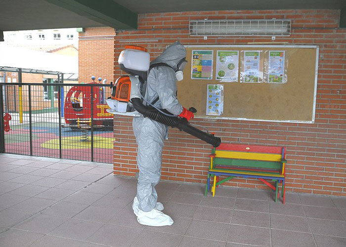 Operación especial de desinfección anti-COVID en los colegios y escuelas infantiles públicos