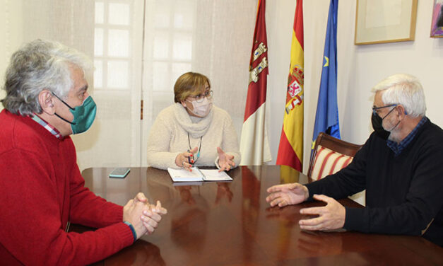 El Gobierno de Castilla-La Mancha se interesa por los proyectos que realiza la Fundación Fuente Agria de Puertollano