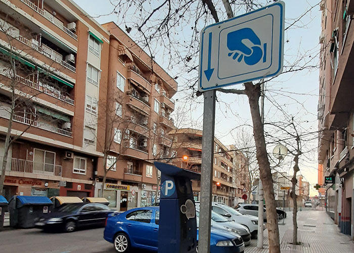 Entran en vigor las bonificaciones en la tasa por estacionamiento para comerciantes con reparto a domicilio