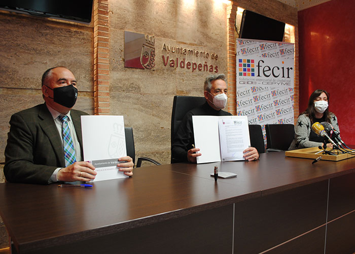 Valdepeñas consensuará con FECIR las bases para ayudar con 500.000 euros al comercio y hostelería