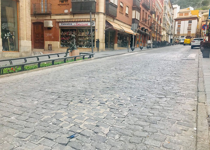 El Ayuntamiento de Jaén ejecutará en verano un nuevo proyecto de pavimentación por valor de 750.000 euros para treinta calles de la ciudad