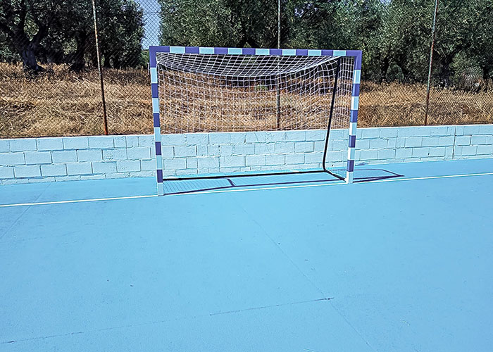 El Ayuntamiento de Almodóvar del Campo dota de iluminación nocturna a la pista polideportiva de Navacerrada