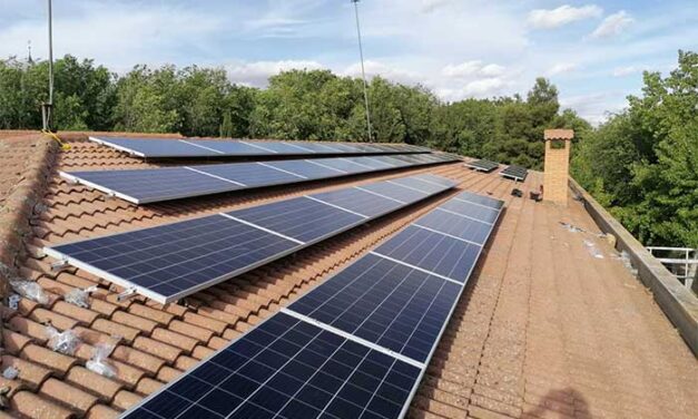 El Ayuntamiento de Torralba instala placas fotovoltaicas en el Colegio Público y en el Centro de Salud
