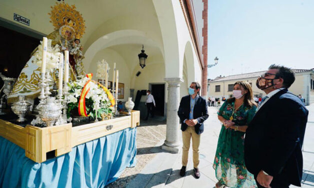 La alcaldesa participa en la Ofrenda Floral en honor a la Virgen de la Consolación
