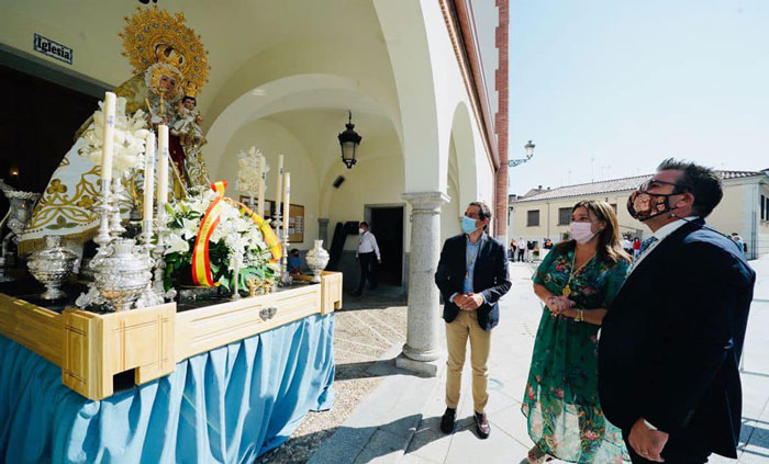 La alcaldesa participa en la Ofrenda Floral en honor a la Virgen de la Consolación