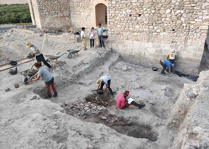 Finaliza la 33ª campaña de excavaciones en Calatrava La Vieja en la que 18 arqueólogos de toda España han participado