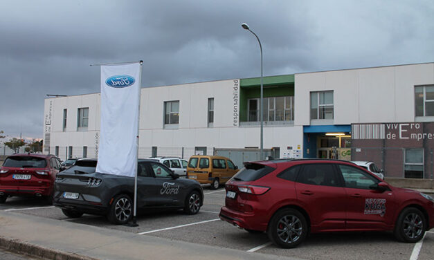 Gran éxito de participación en el evento “Súmate a la electrificación” de Ford Serramotor en Manzanares