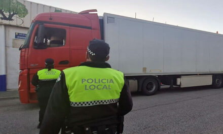 La Policía Local de Jaén ha inspeccionado a 114 autobuses y camiones durante los 7 días que ha realizado una campaña especial de control de estos vehículos