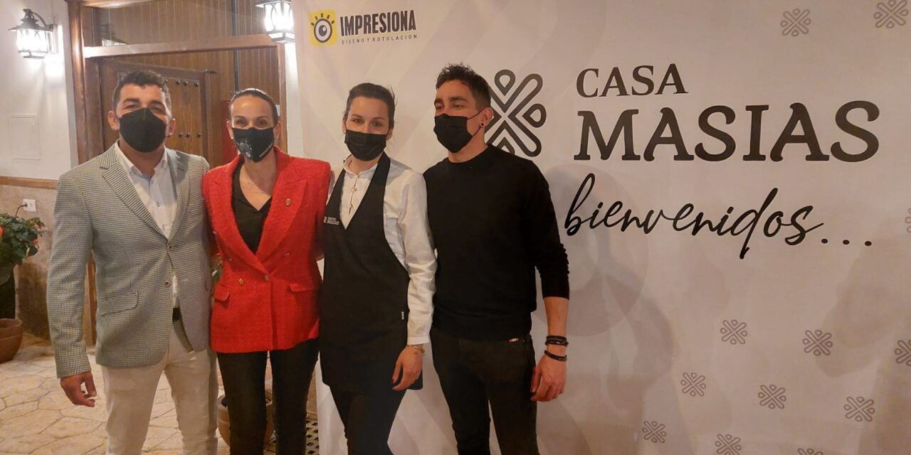 Casa Masías, en Fuente el Fresno, inaugura su gran terraza con la asistencia de 200 invitados