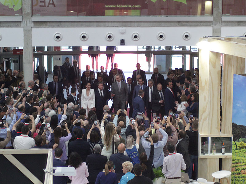 Muchísima expectación en la inauguración de FENAVIN a cargo del Rey Felipe VI
