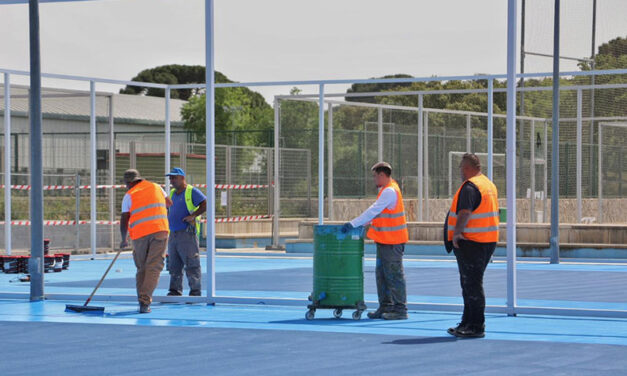 El Ayuntamiento de Boadilla repara y renueva el pavimento en las pistas de tenis del Complejo Deportivo Ángel Nieto