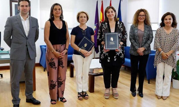 La alcaldesa y la rectora del CEU firman un convenio para promover becas para los jóvenes de Pozuelo de Alarcón