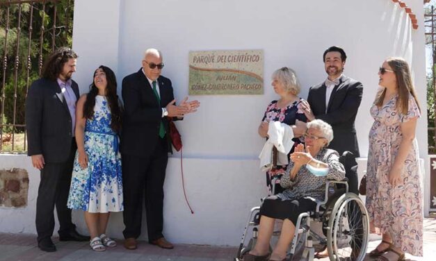 El nombre de Julián Gómez-Cambronero ya luce en ‘su’ parque