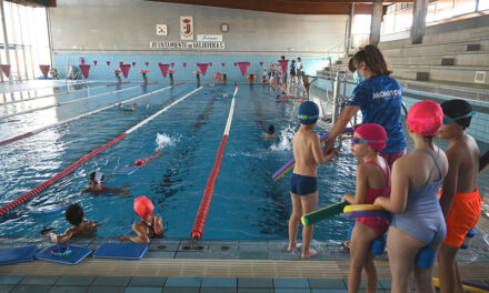 250 niños y niñas participarán este verano en los cursos de iniciación y aprendizaje de natación en Valdepeñas