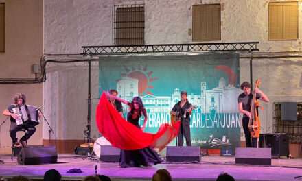 El grupo de músicos italianos Terra Taranta acerca los sonidos y bailes de la tarantela, baile sanador del sur de Italia