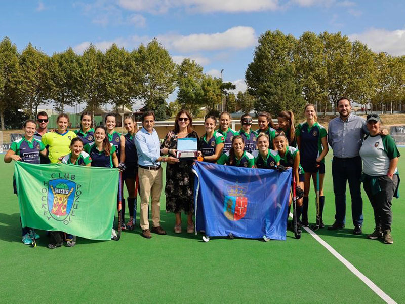 El Ayuntamiento de Pozuelo de Alarcón reconoce los méritos deportivos del Club de Hockey Pozuelo durante la pasada temporada
