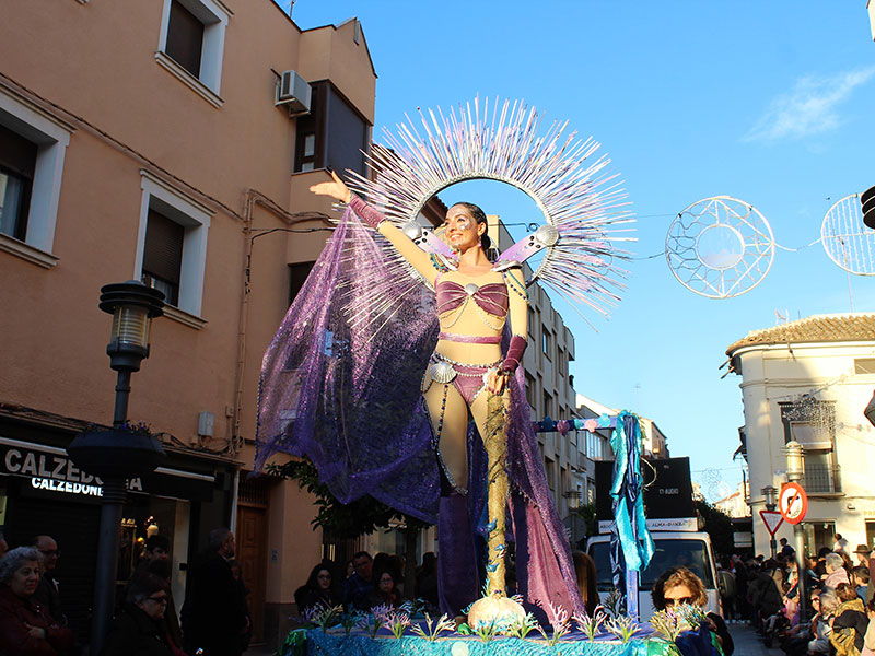 <strong>Más de 600 participantes en el Gran Desfile de Comparsas y Carrozas del Carnavalcázar 2022</strong>