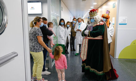 <strong>Los Reyes Magos de Oriente sorprenden a los niños ingresados en el hospital Quirón de Pozuelo</strong>