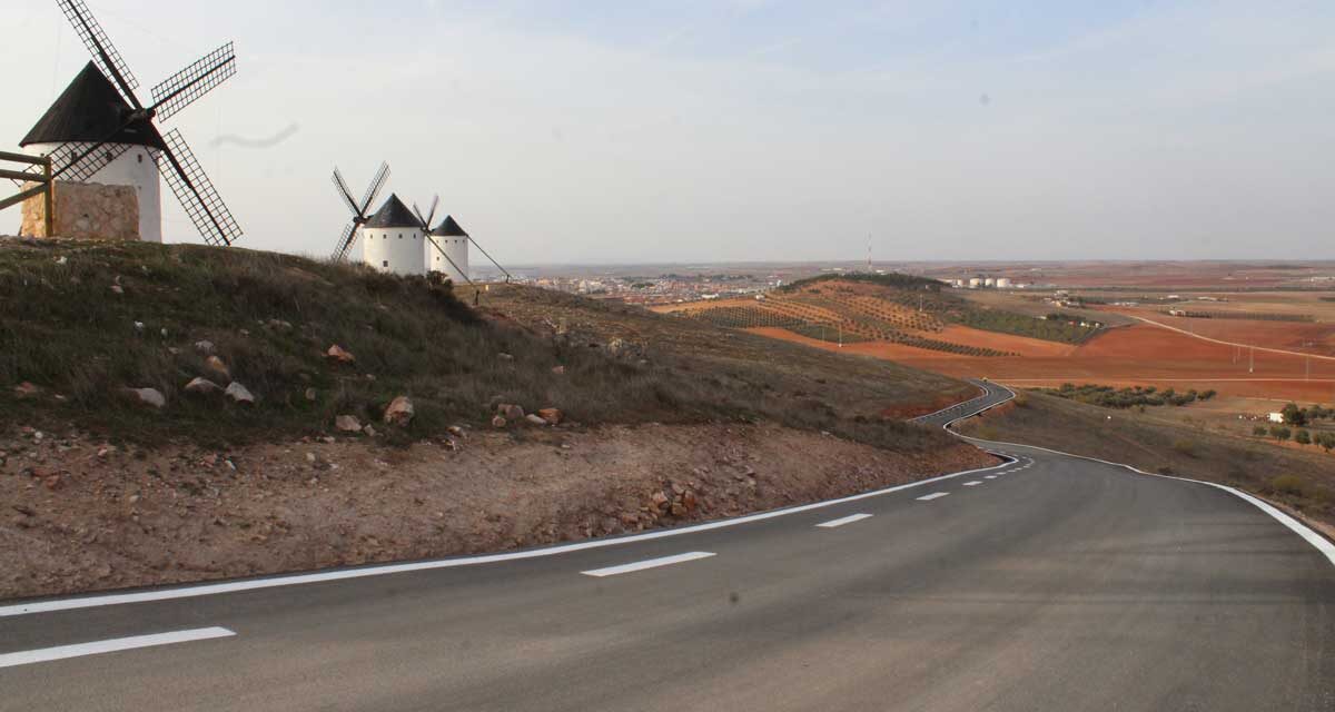 El Cerro de San Antón ya cuenta con un camino asfaltado exclusivo para autocares