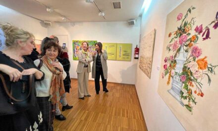 <strong>La alcaldesa inaugura la muestra “Mujeres Artistas de Pozuelo” organizada con motivo del Día de la Mujer</strong>