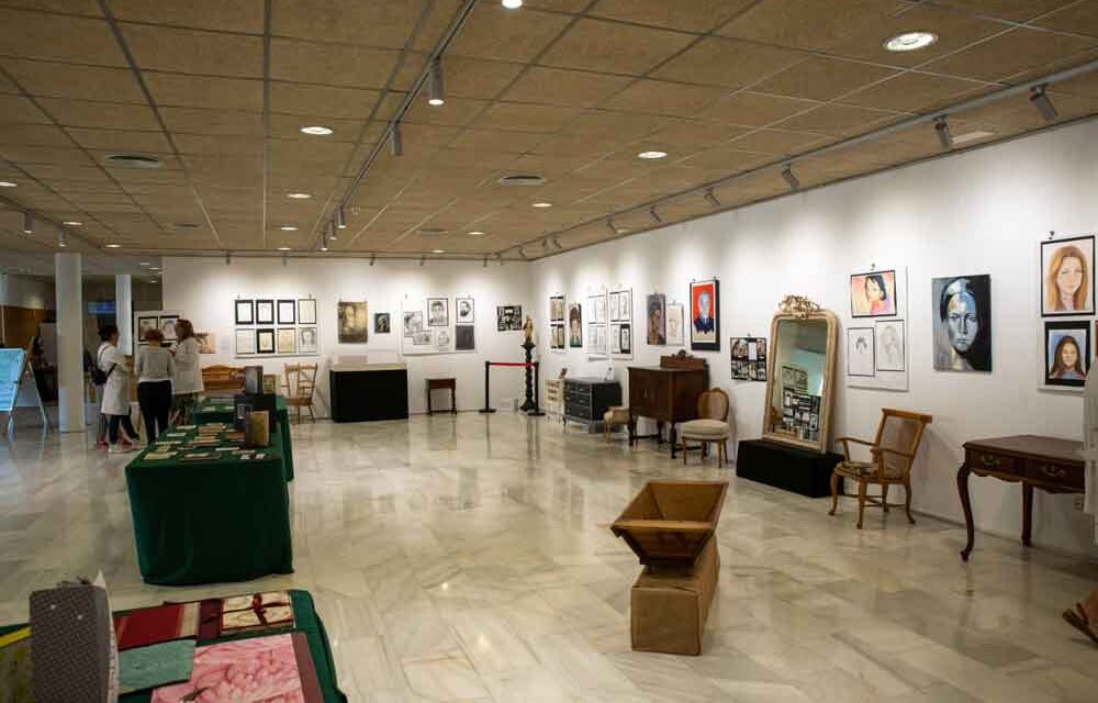 Los alumnos de los talleres de Pintura, Restauración, Encuadernación y Scraapbooking exponen sus trabajos