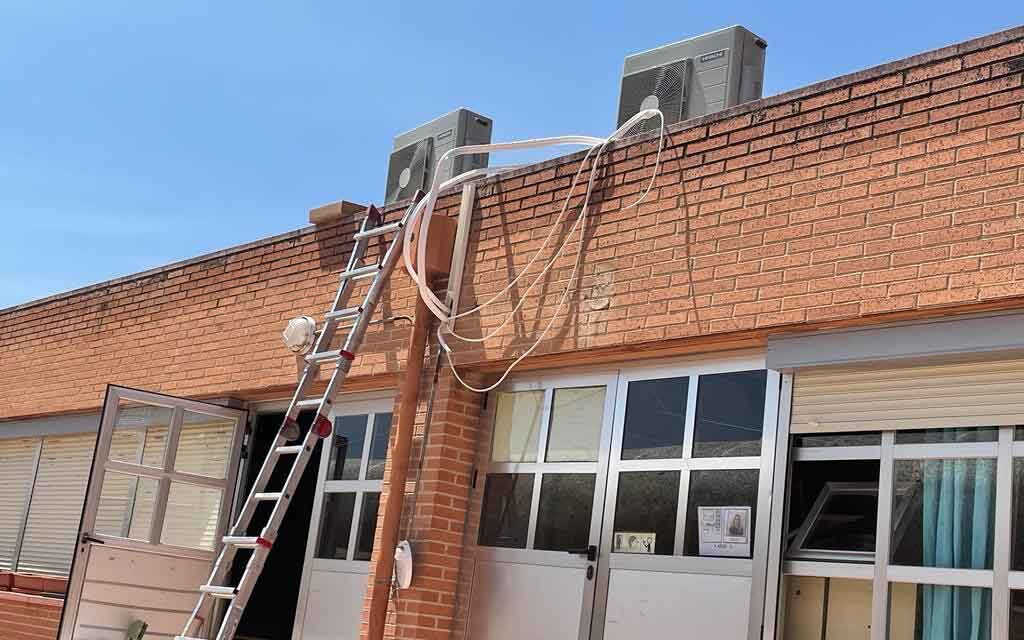 El Ayuntamiento de Boadilla climatiza los colegios electorales para los comicios del 23 de julio