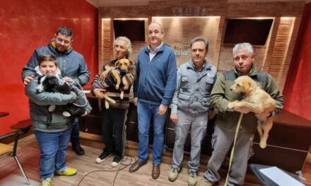 El Centro Municipal Canino de Valdepeñas anima en Navidad a la adopción con responsabilidad