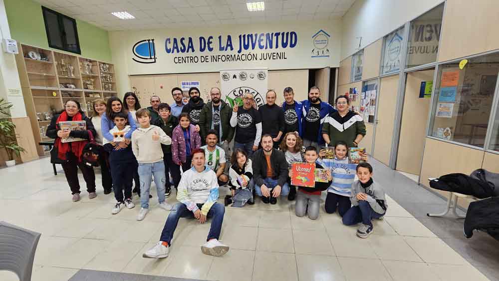 ManzaCON llena la Casa de la Juventud de juegos de mesa