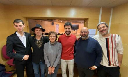 El cineasta Hugo de la Riva proyecta su cortometraje nominado a los Goya 2024, “Mañana Volveré”, en el Conservatorio Profesional de Música de Alcázar