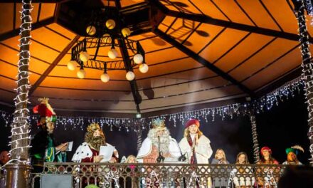 Miles de vecinos aclamaron a los Reyes Magos de Oriente en la Cabalgata de Pozuelo de Alarcón  