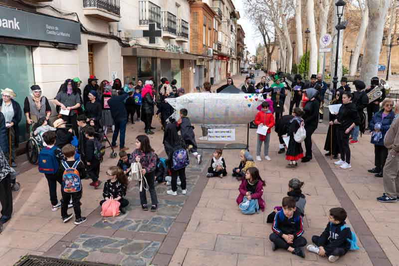 Argamasilla de Alba dice adiós al Carnaval con la emotiva incineración de la sardina Valentina