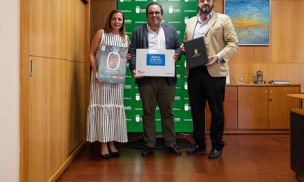 Boadilla renueva su convenio con Espirituosos España para prevenir el consumo de alcohol en menores