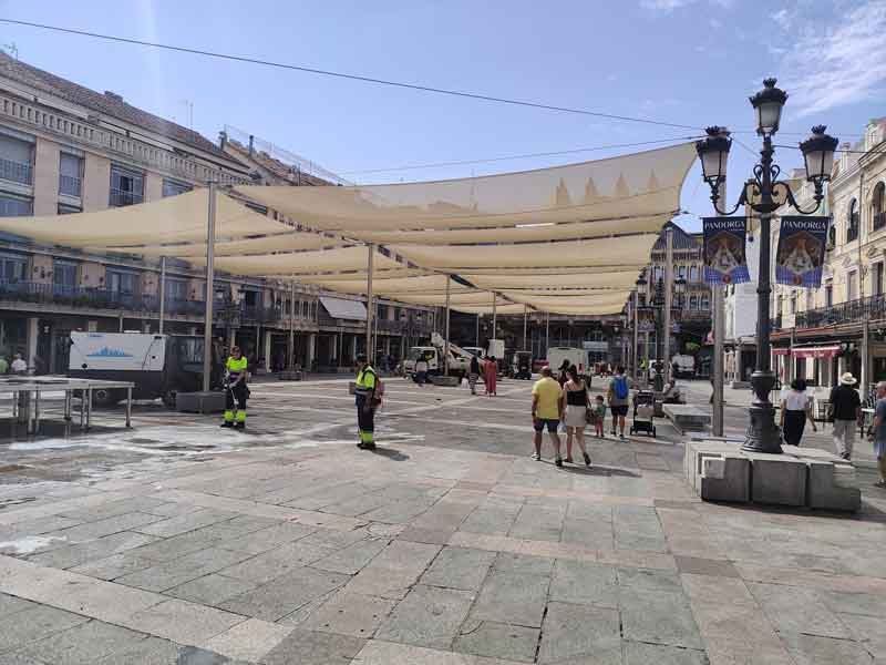 El centro de Ciudad Real recupera su aspecto habitual pocas horas después del final de la noche de Pandorga