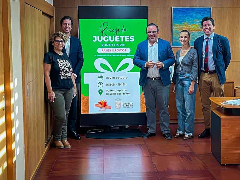 Campaña de recogida de juguetes en el Punto Limpio para la ONG Pajes Solidarios