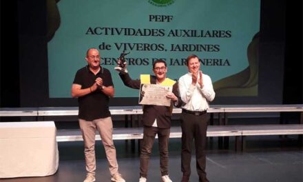 El Ayuntamiento de Valdepeñas reconoce al IES Gregorio Prieto por su compromiso con el compostaje y la economía circular
