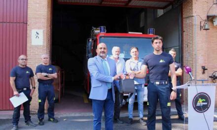 El SCIS dota a sus parques de desfibriladores semiautomáticos para reforzar la respuesta ante emergencias cardíacas