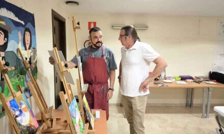 Pedro Lozano visita a los alumnos del XVI Curso de Pintura Infantil “López Villaseñor”